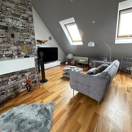 Zentrale Maisonette Mit Buero & Parkplatz Griesheim  Zewnętrze zdjęcie