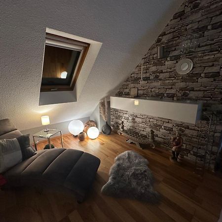 Zentrale Maisonette Mit Buero & Parkplatz Griesheim  Zewnętrze zdjęcie