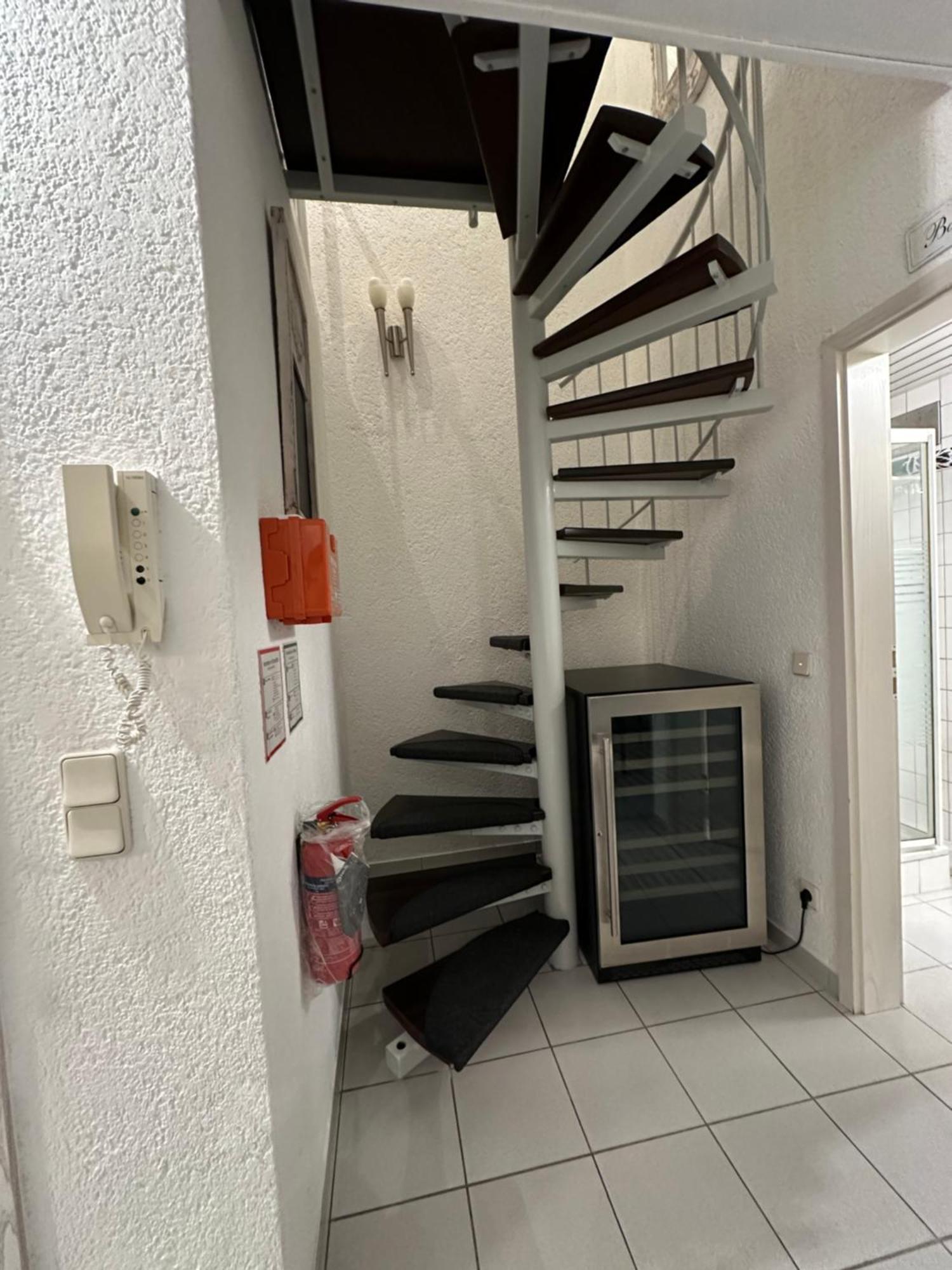 Zentrale Maisonette Mit Buero & Parkplatz Griesheim  Zewnętrze zdjęcie