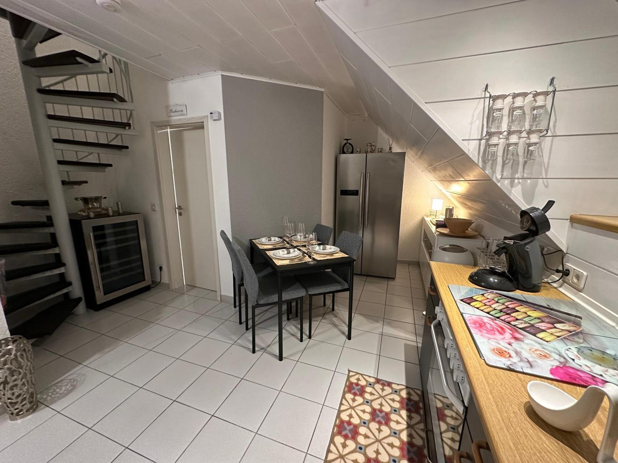 Zentrale Maisonette Mit Buero & Parkplatz Griesheim  Zewnętrze zdjęcie