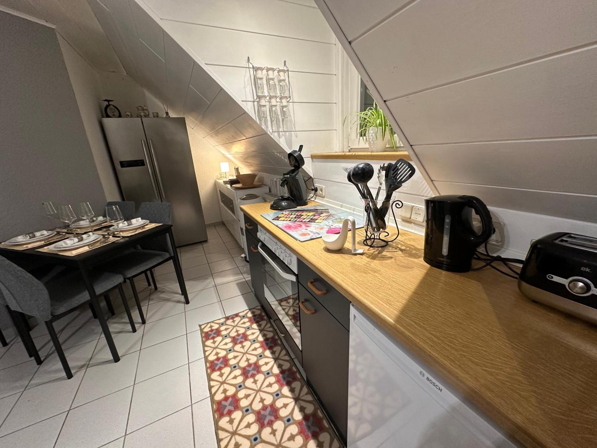 Zentrale Maisonette Mit Buero & Parkplatz Griesheim  Zewnętrze zdjęcie