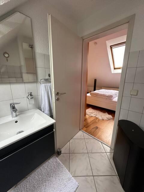 Zentrale Maisonette Mit Buero & Parkplatz Griesheim  Zewnętrze zdjęcie